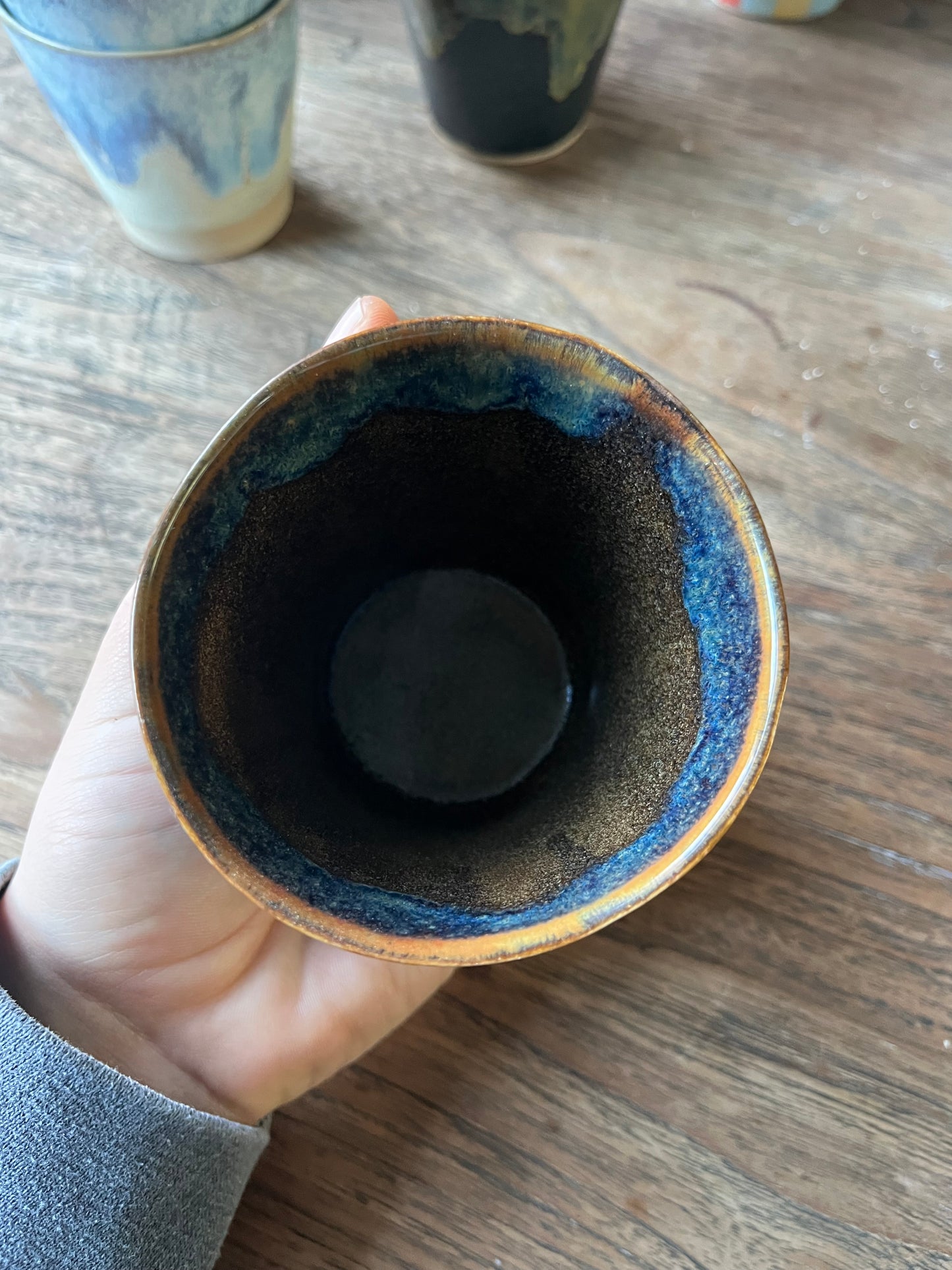 Koffiekopje conical bruin met overloop #7