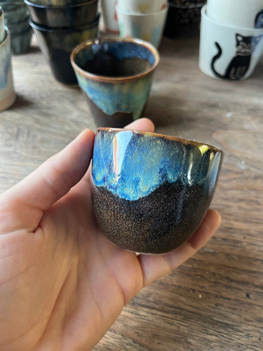 Koffiekopje met overloop bruin met blauw #5