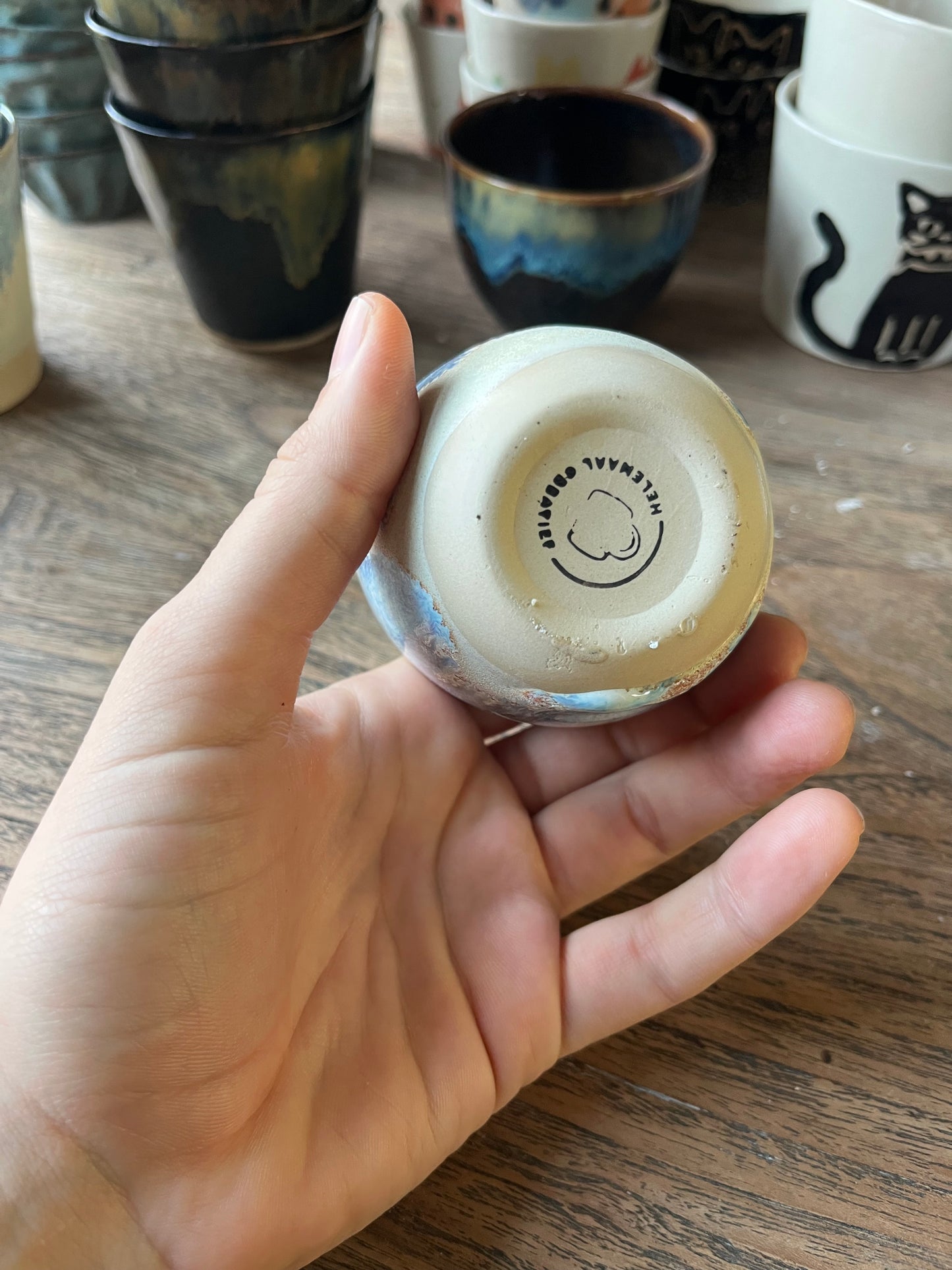 Koffiekopje met overloop beige met blauw #5