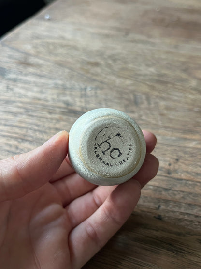 Miniatuur vaas beige met lichtblauw 4,5cm