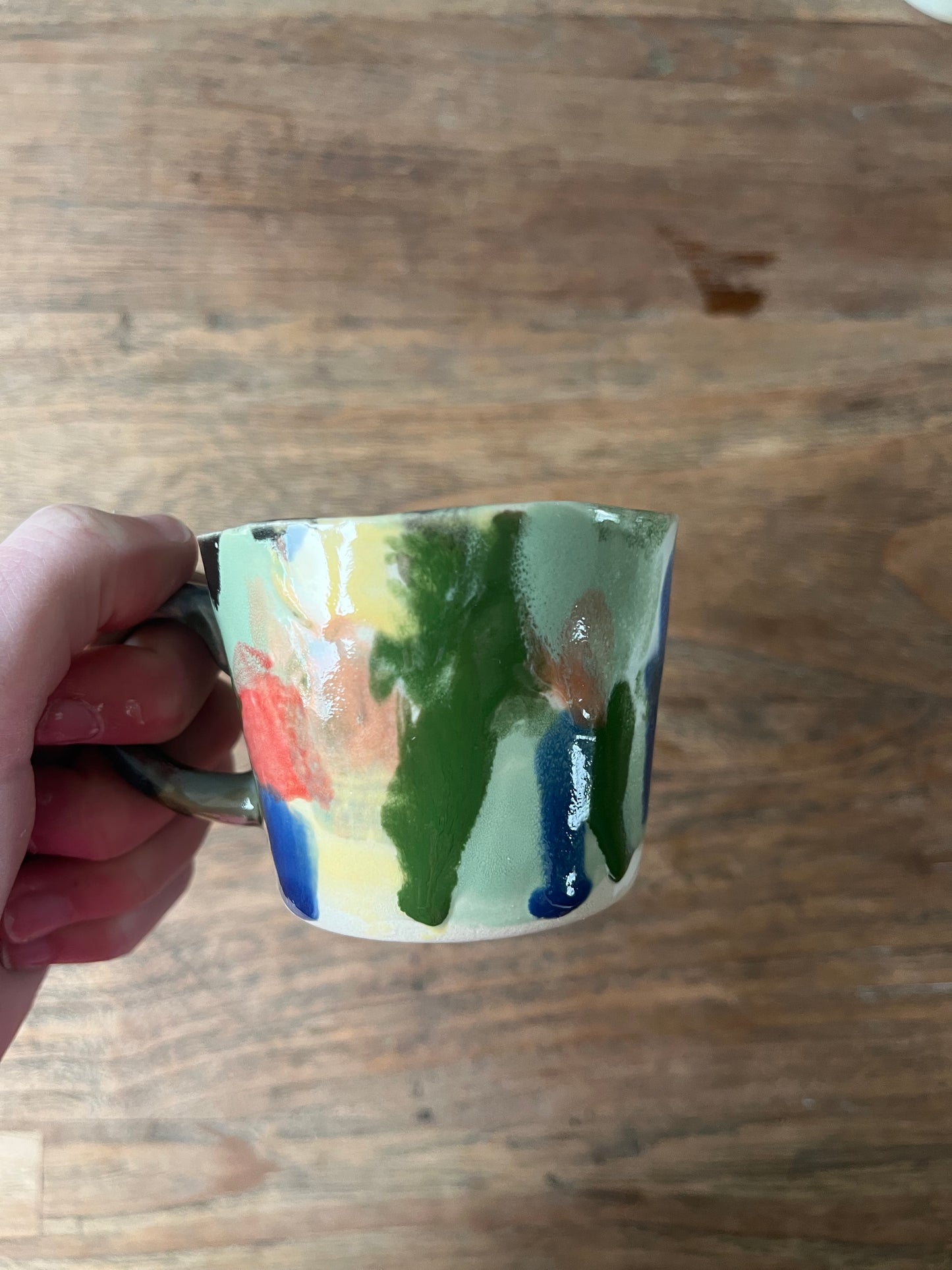 Kleurrijk koffiekopje met oor #2