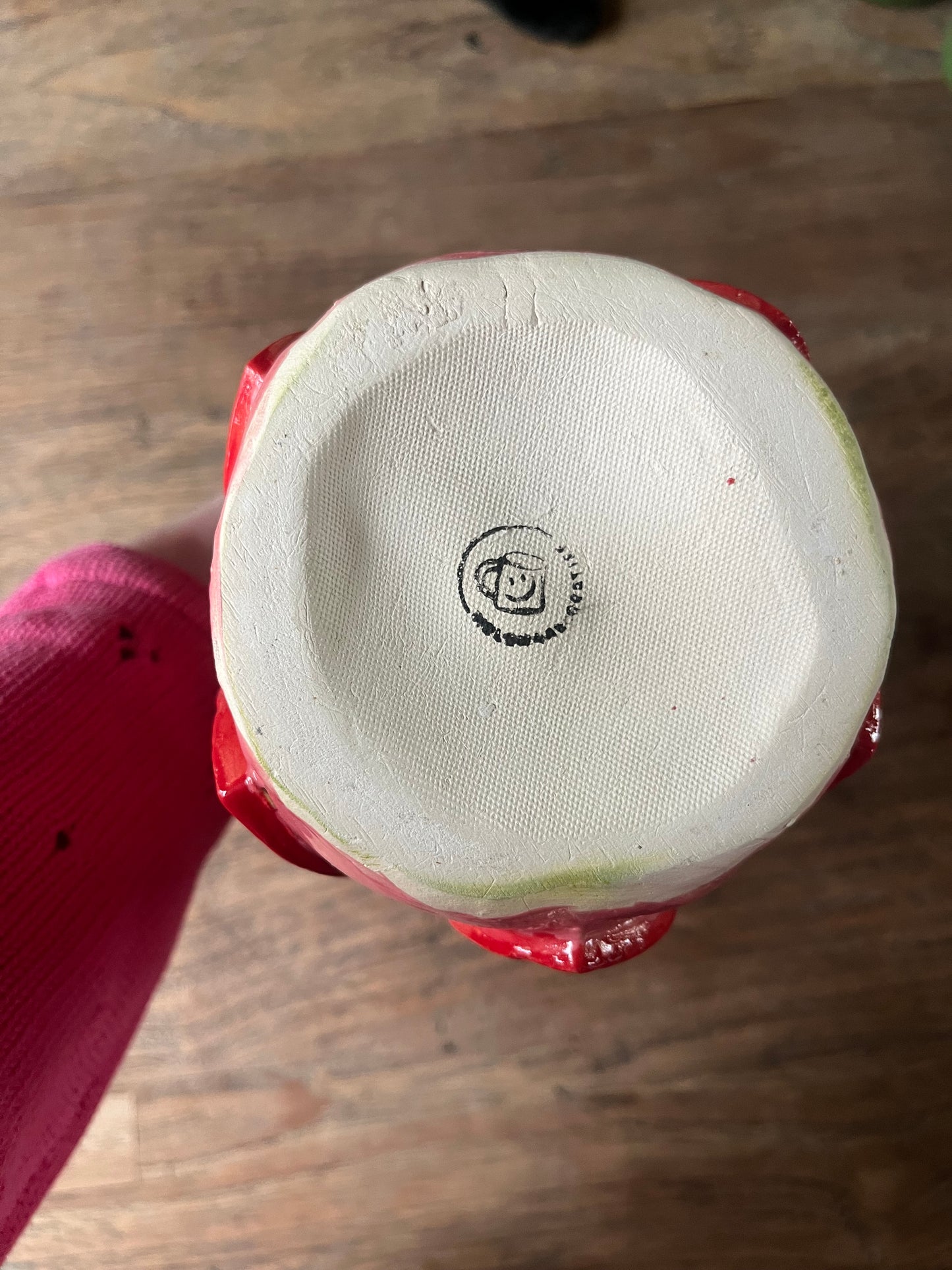 Vaas roze met rode harten - Handgevormd